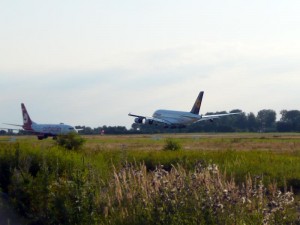 Airbus A380 auf der Landebahn Baden Airport